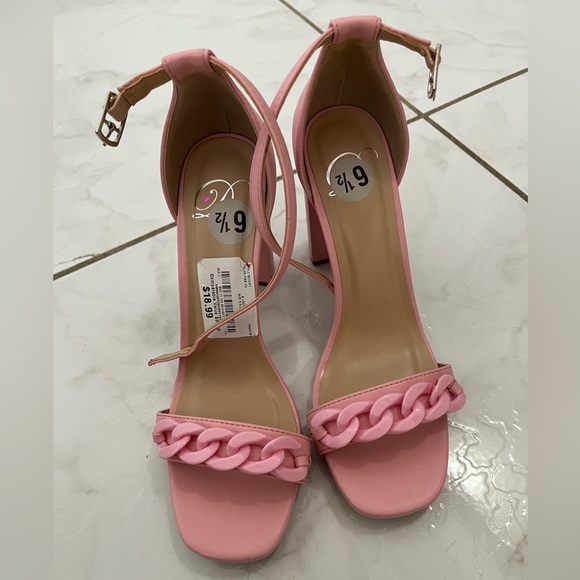 Pink high heel shoes - Picture 1 of 4
